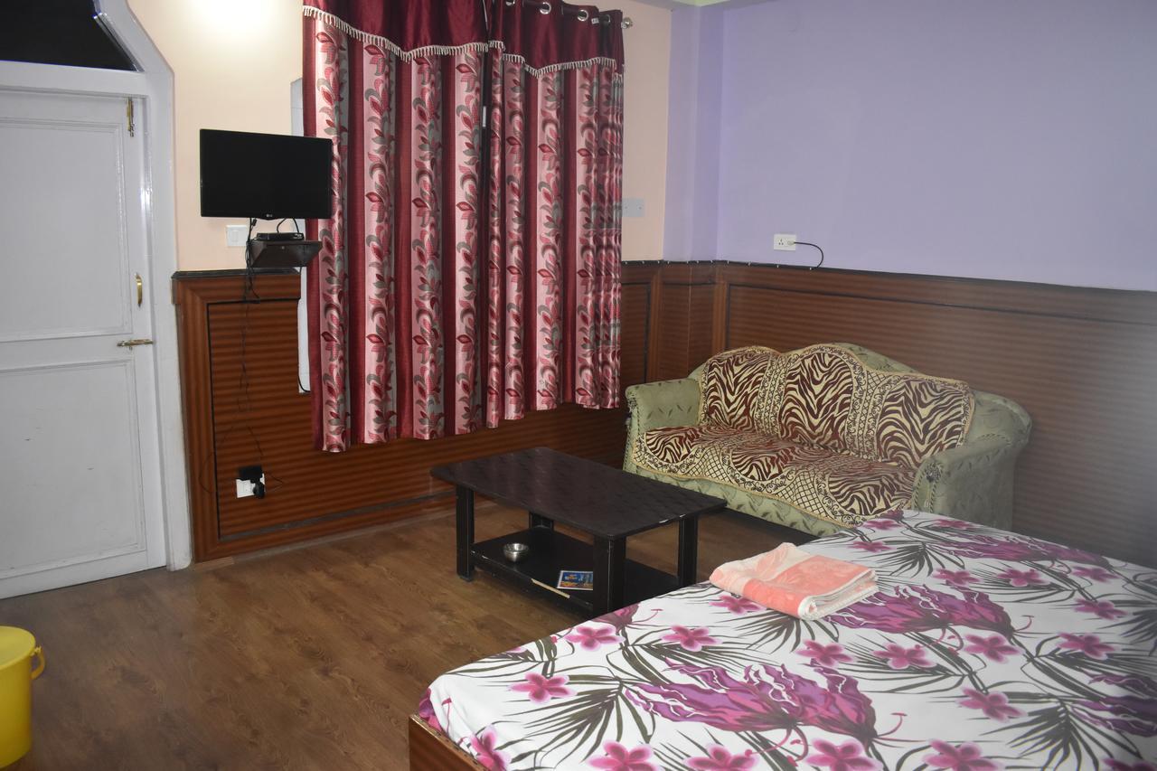 Hotel Snow Flake Rāmpur Exterior foto