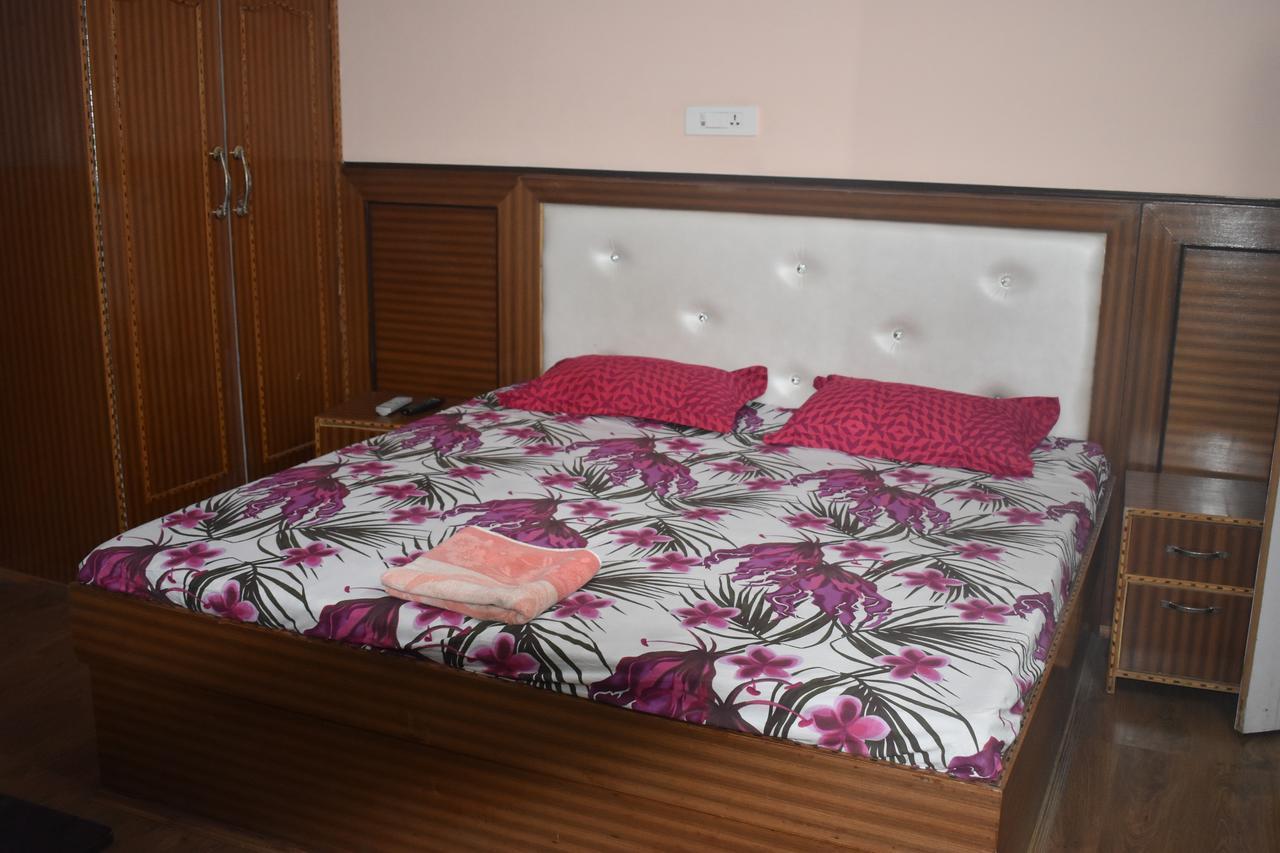 Hotel Snow Flake Rāmpur Exterior foto