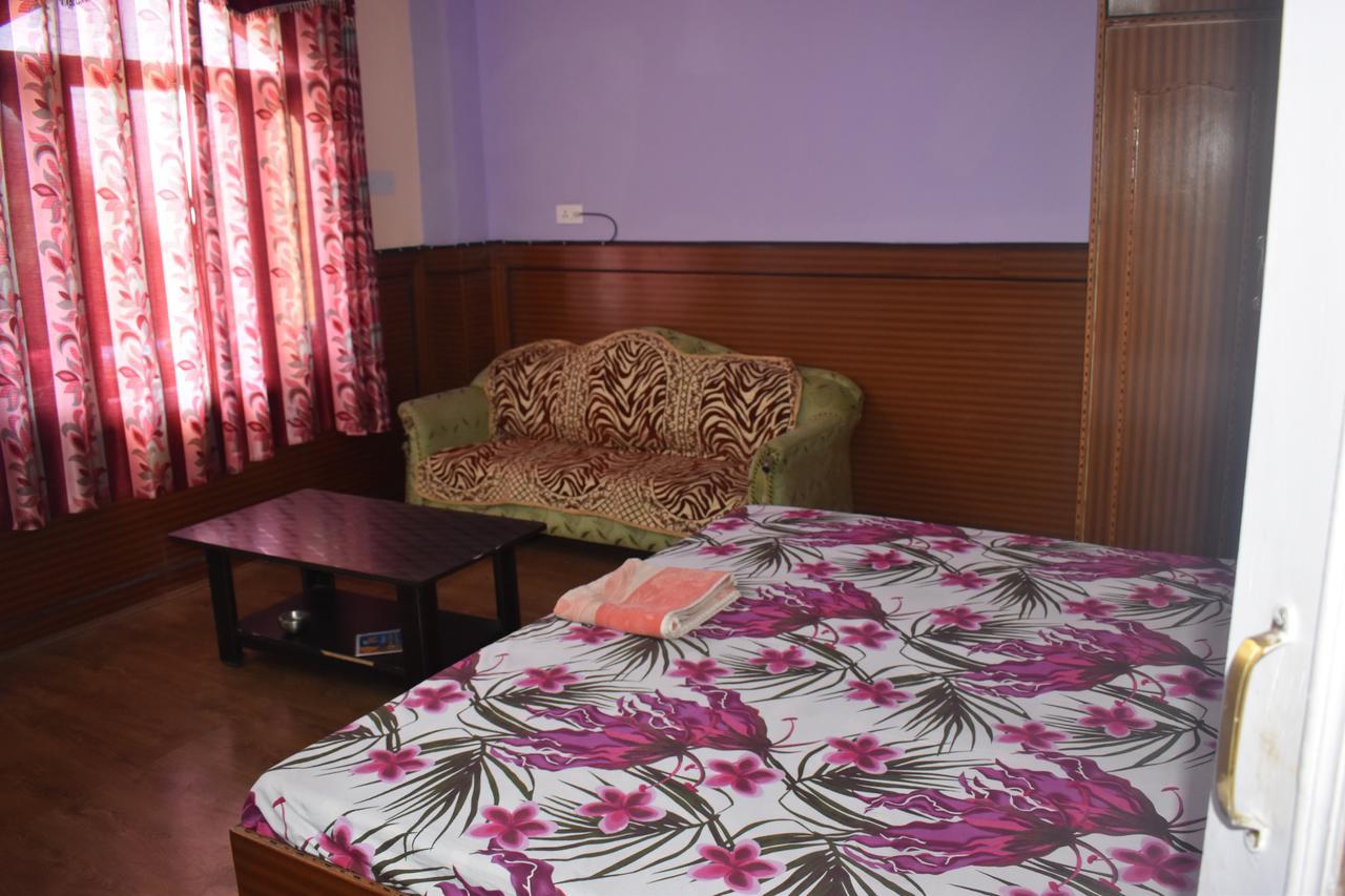 Hotel Snow Flake Rāmpur Exterior foto