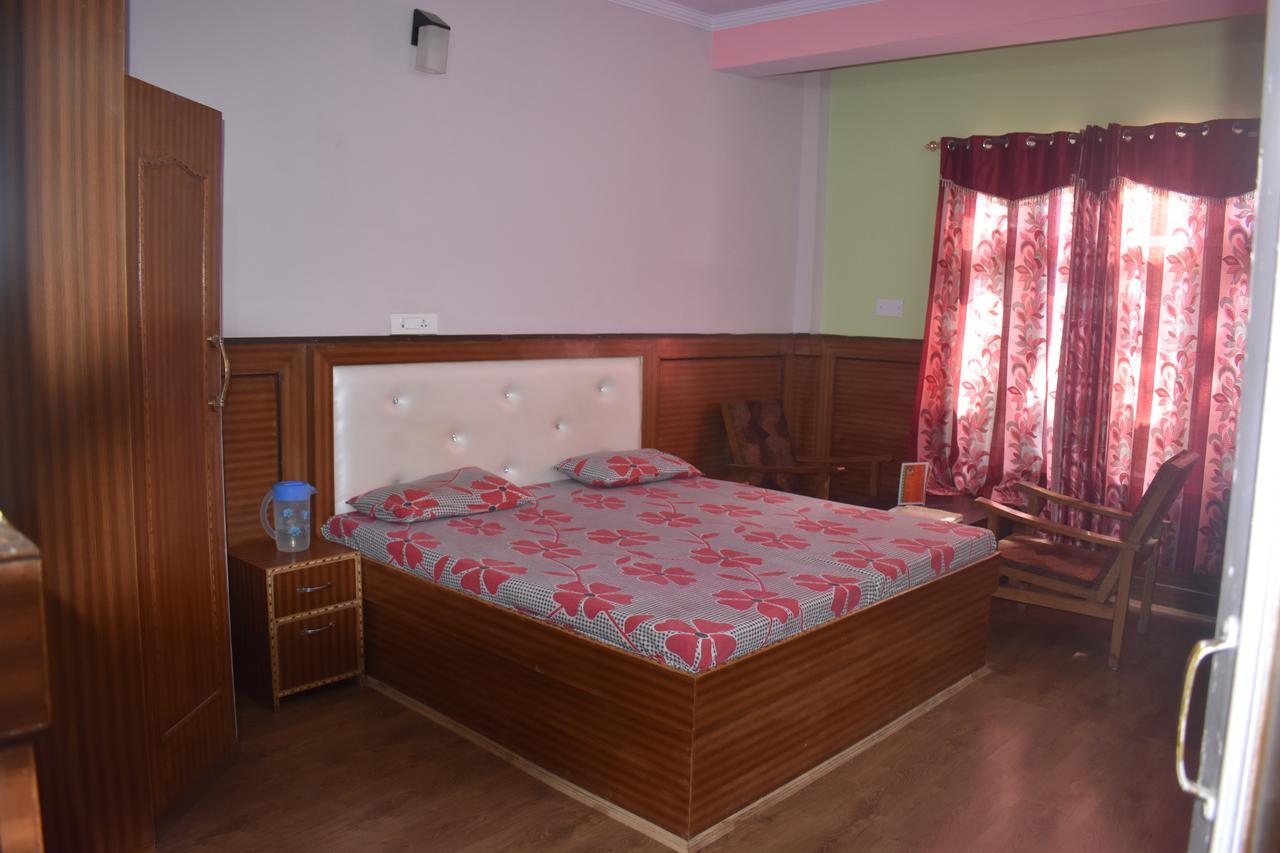 Hotel Snow Flake Rāmpur Exterior foto