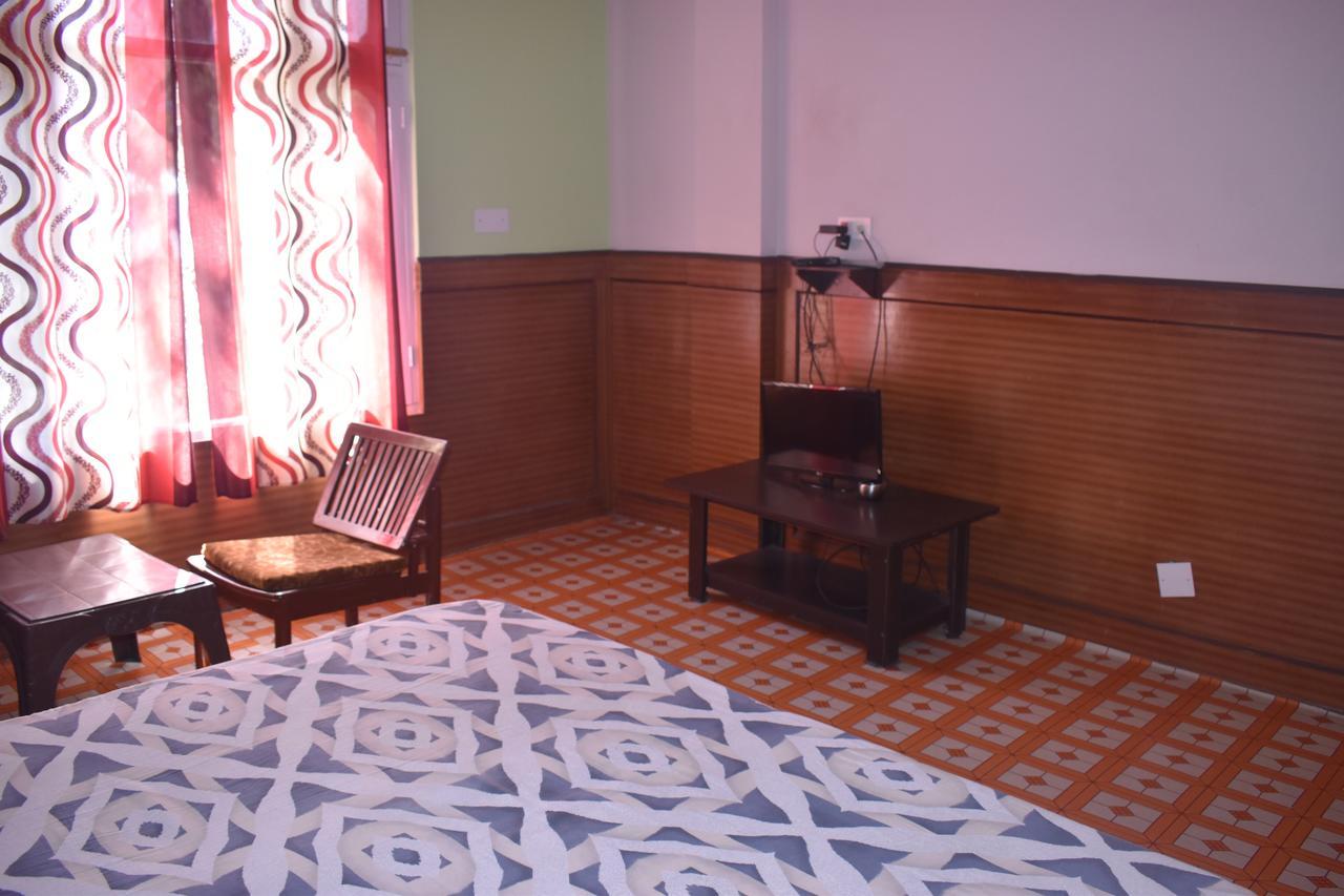 Hotel Snow Flake Rāmpur Exterior foto
